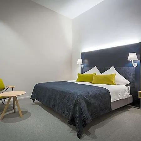 Katholisch-soziales Institut Hotel 3*